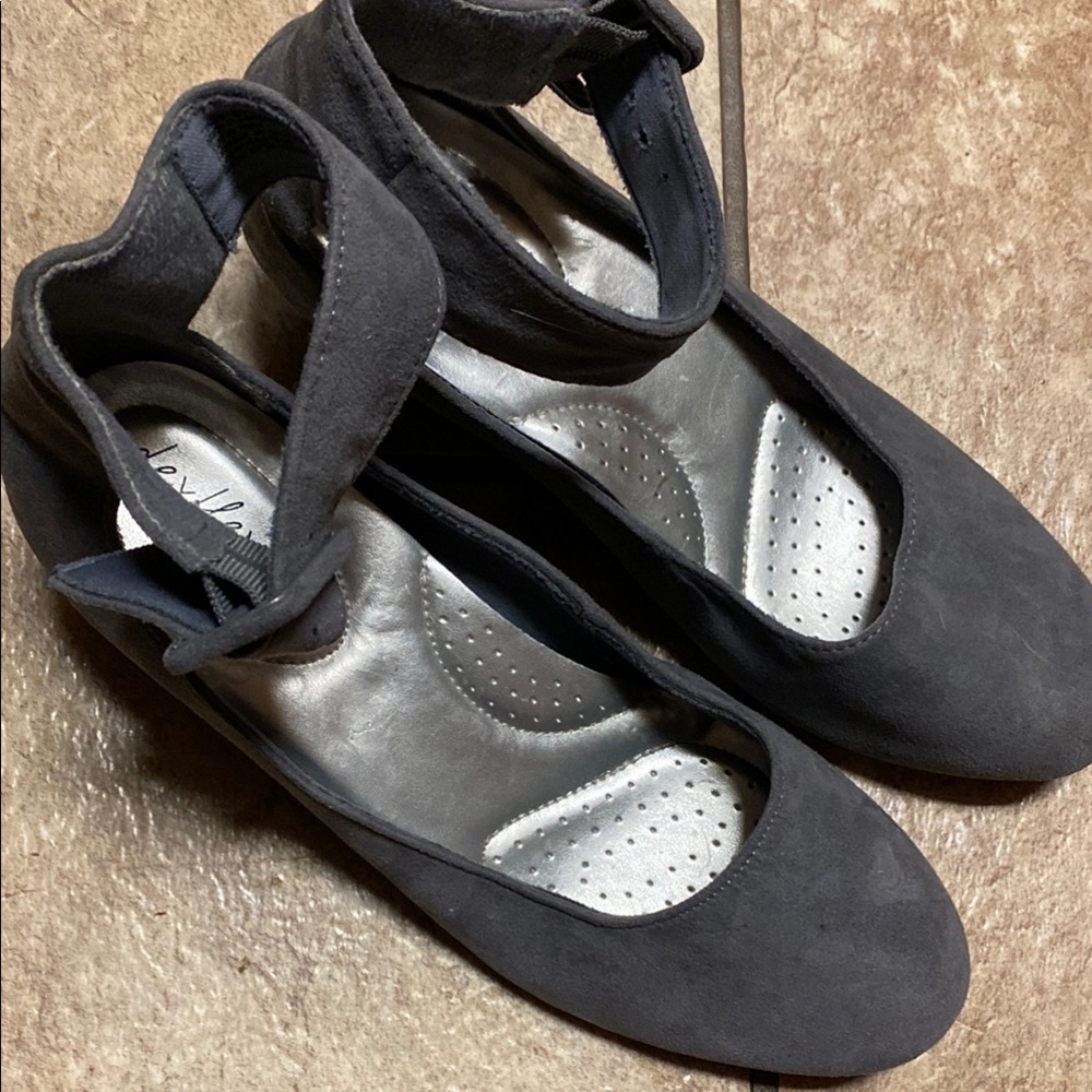 Dexflex Comfort Gray Size 8  Dress Shoes with Ankle Straps Office Collegialte
